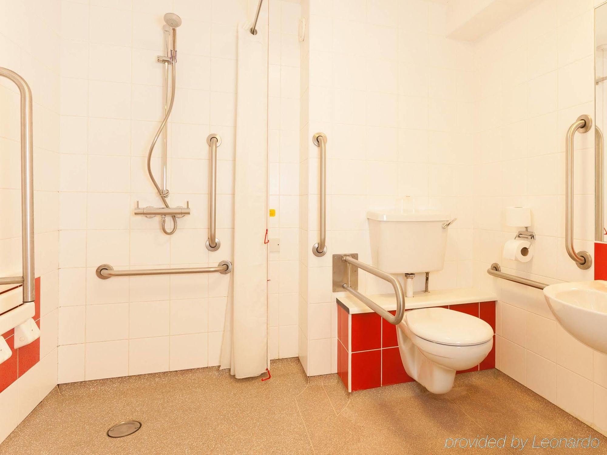 Travelodge Edinburgh Central Waterloo Place Dış mekan fotoğraf