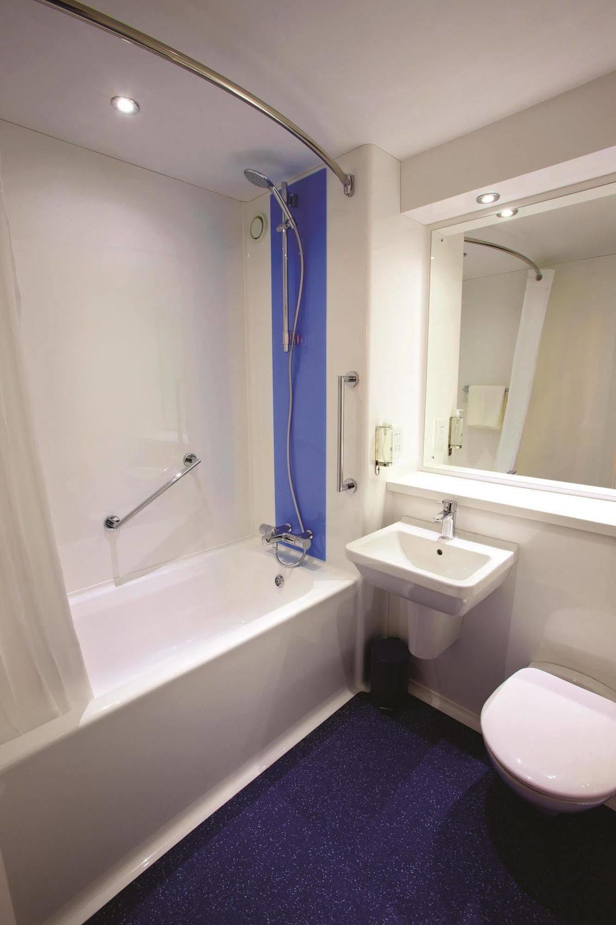 Travelodge Edinburgh Central Waterloo Place Dış mekan fotoğraf