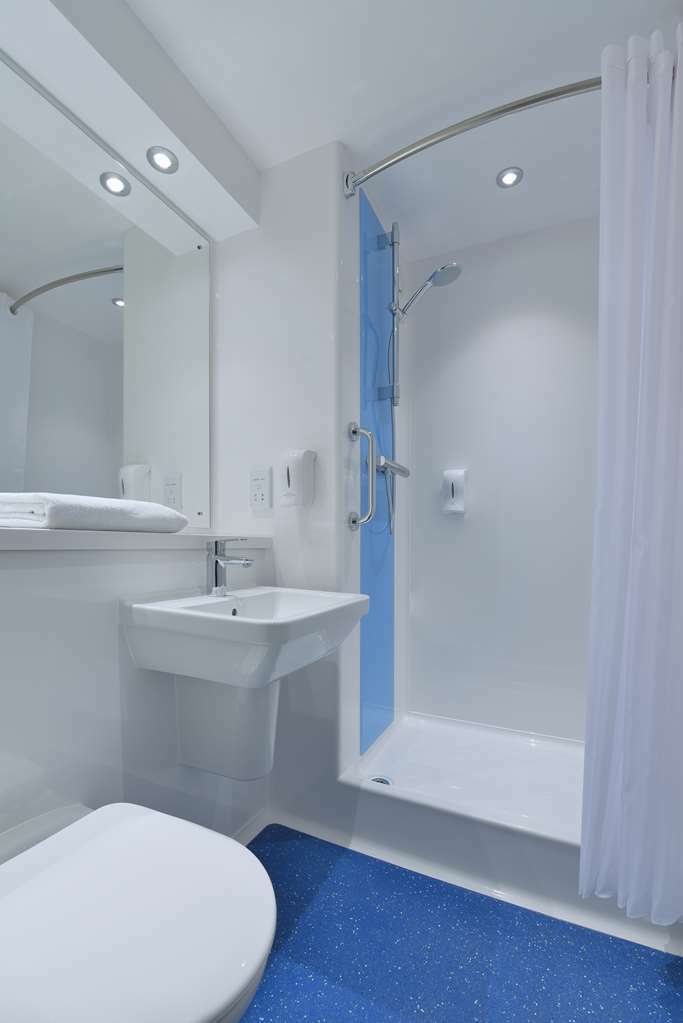 Travelodge Edinburgh Central Waterloo Place Oda fotoğraf